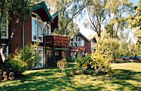 Ferienanlage mit Appartement-Haus I und II im Hintergrund 1999