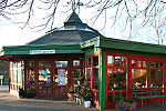 Cafe Pavillon im Herbst